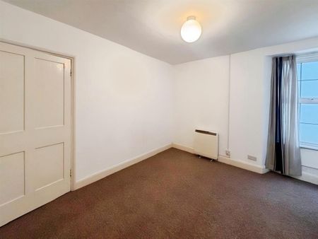 High Street, Chepstow - Photo 3