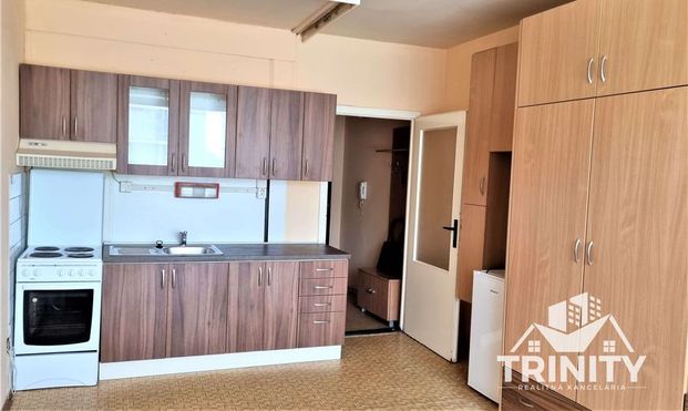 Na prenájom garsónka v Nových Zámkoch - Fotografia 1