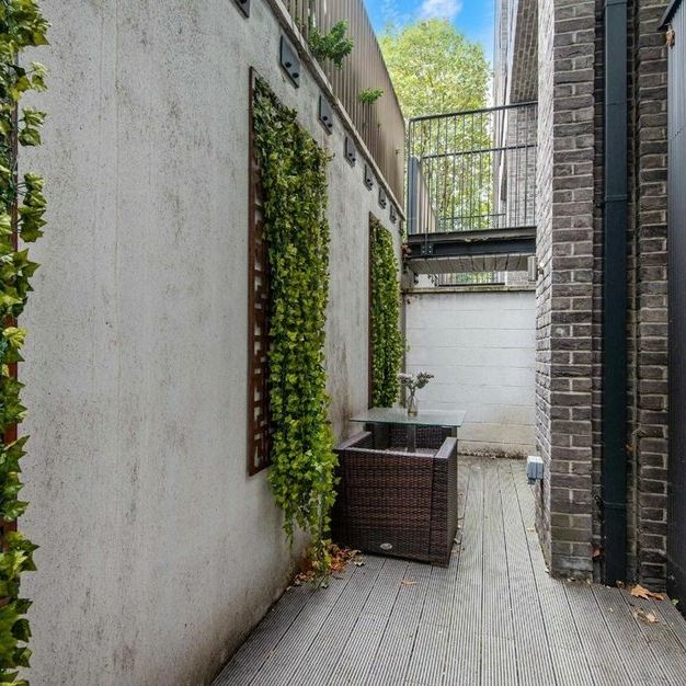 Rochester Place - Photo 1