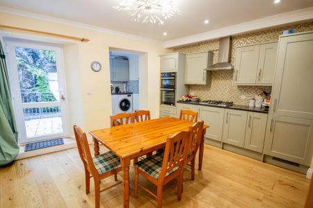 3 bedroom terraced house to rent - Photo 4