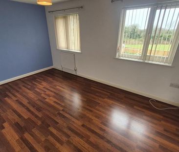 2 bedroom end of terrace house to rent - Photo 3