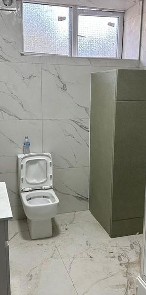 3 bedroom flat to rent - Photo 2