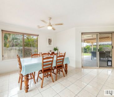SPACIOUS FAMILY LIVING WITH A HUGE YARD � COMFORT, SPACE & CONVENIE... - Photo 3
