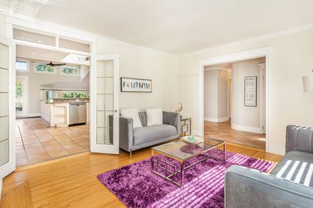 For Lease - 383 Maplehurst Avenue, Oakville, Ontario - Photo 3