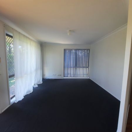 Lowset Brick Family Home - Photo 5