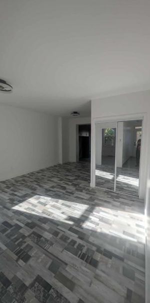 3 1/2 disponible maintenant - Photo 1