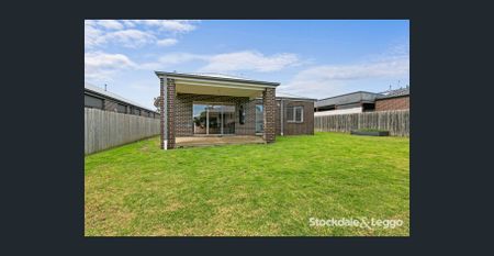 4 Bedroom Family Home in Erin Park Estate - Photo 3