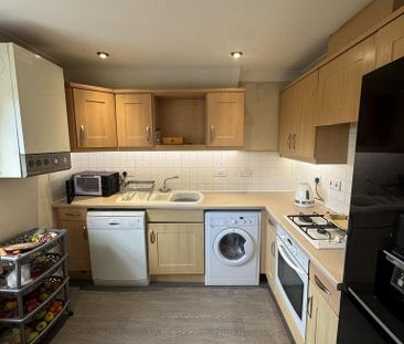 2 bedroom flat to rent - Photo 6