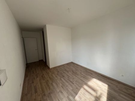 Sehr geräumige 3 Zimmer Genossenschaftswohnung mit Balkon - Photo 3