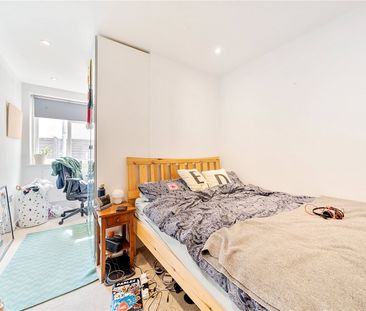 Avenue Road, N15, London - Photo 6