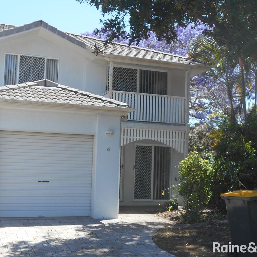 Walking Distance to Warrigal Rd School & Warrigal Square Shopping Centre - Photo 1