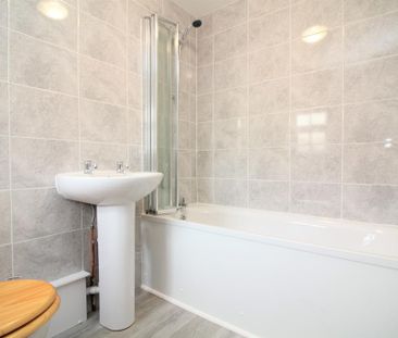 2 bedroom terraced house to rent - Photo 5