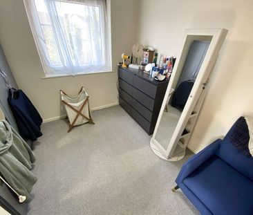 3 bedroom end of terrace house to rent - Photo 4