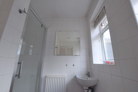 Queens Avenue, Watford - Photo 5