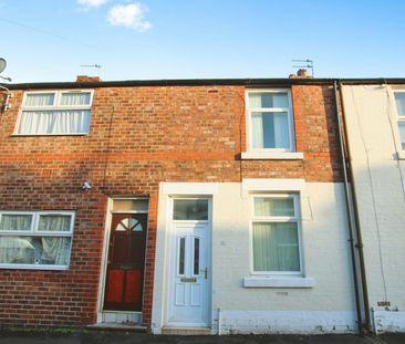 Terraced House to rent on - Photo 2