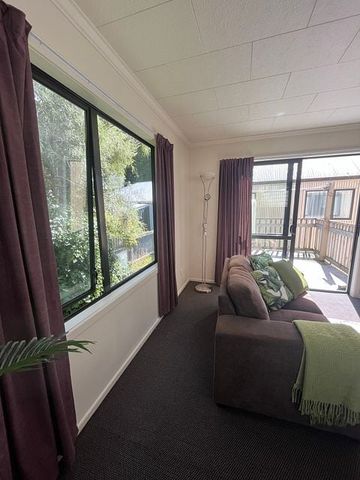 Warm Sunny Fully Furnished 3 bedroom house CBD - Photo 5