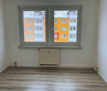 Einziehen und Wohlfühlen ab 15.12.2024 neue 3 Raumwohnung mit Balkon! - Foto 2