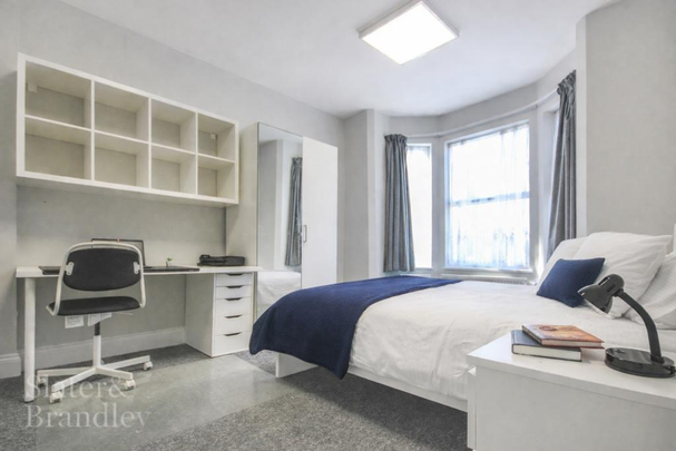 1 bedroom in a house share to rent - Photo 1