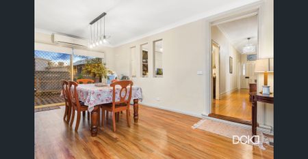 Character And Charm With Modern Style - Photo 4