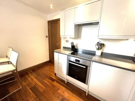 3 bedroom flat to rent - Photo 3