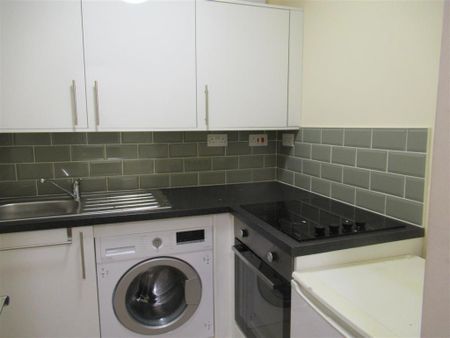 2 bedroom flat to rent - Photo 4