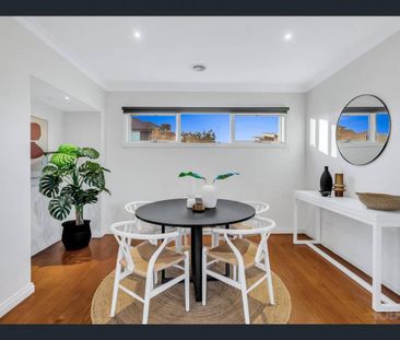 ENTERTAINER'S OASIS | WATER VIEWS | BAY VIEWS UNDER 300M TO THE SAND - Photo 6