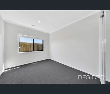 69 Curbridge Drive, Donnybrook, Vic 3064 - Photo 5