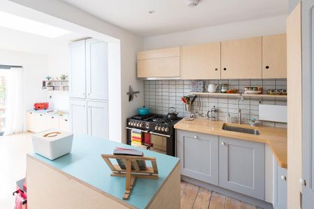 Woodville Road , E17 7ER - Photo 4