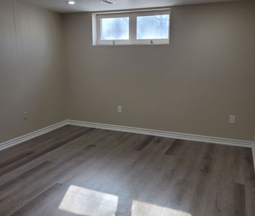 For Lease - 3 Sheldonbury Crescent Unit# Basement B, Toronto, Ontario - Photo 2