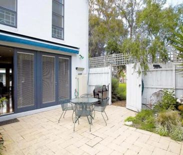 18 Erskine Street, Middle Park. - Photo 4