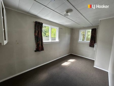 Four bedroom flat - Photo 3