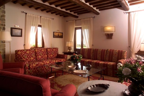 A luxurious estate overlooking the Umbrian countryside - Photo 1