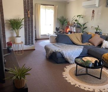 Neat & Tidy Unit! - Photo 2