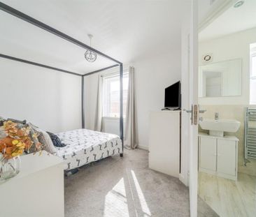 2 bedroom terraced house to rent - Photo 3