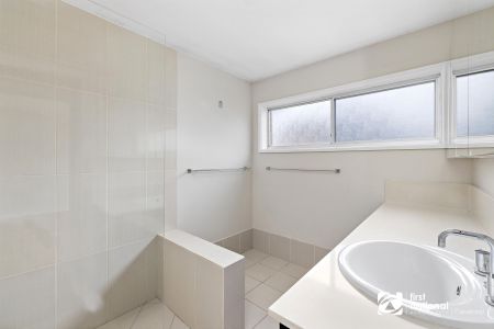 CHARMING TWO BEDROOM HOME IN THORNLANDS. - Photo 5