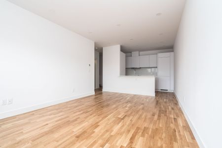 111 Lawton Boulevard - Photo 3