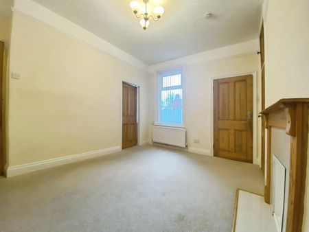 2 bedroom ground floor flat to rent - Photo 3