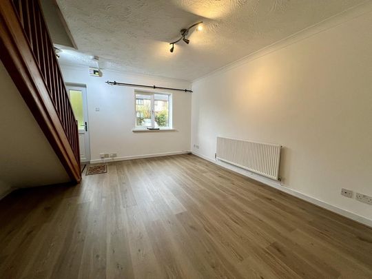 2 bedroom end of terrace house to rent - Photo 1