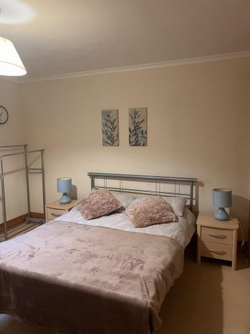2 bedroom flat to rent - Photo 3
