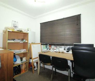 Eastwood Road North, Leigh-on-sea, Essex, SS9 - Photo 5