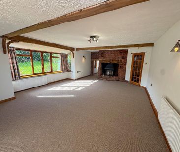 4 bedroom detached bungalow to rent - Photo 2