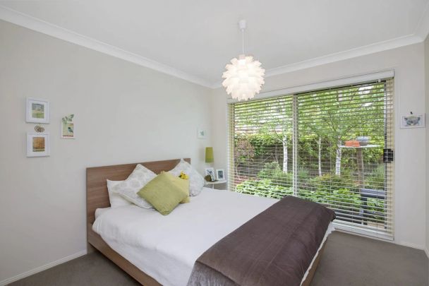 Charming Home with Private Garden Retreat - Photo 1