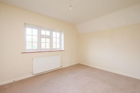 3 bedroom detached house to rent - Photo 4