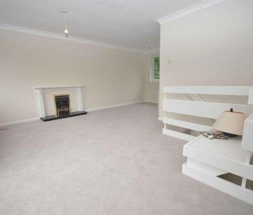 West House Court, Macclesfield, Cheshire, SK10 - Photo 4