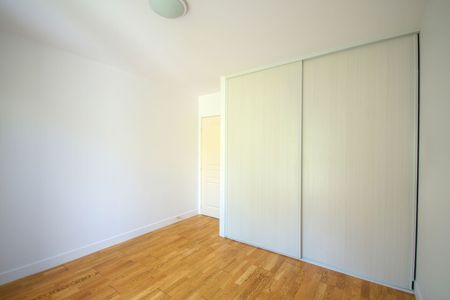 Location Appartement 4 pièces 87m² - Photo 3