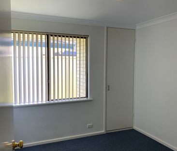 LARGE HOME IN HANDY LOCATION. - Photo 3