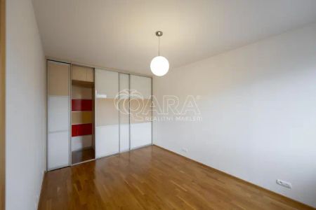 Světlý a prostorný byt 2+kk, 81 m - Photo 4