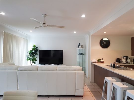 Beautiful 3 bedroom townhouse with DLUG - Photo 1