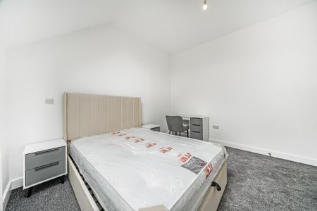 5 bedroom semi-detached house to rent - Photo 5