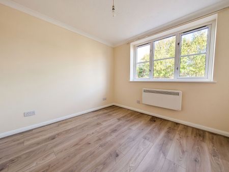 Millbrook Road East, Southampton, SO15 - Photo 2